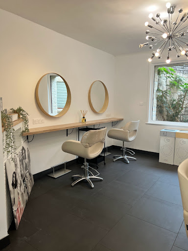 Salon Jerome Levas (page Facebook) Gallery - France