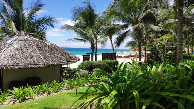 Quầy Bar Cam Ranh Riviera – Beach Bar, Nguyễn Tất Thành, Khánh Hòa