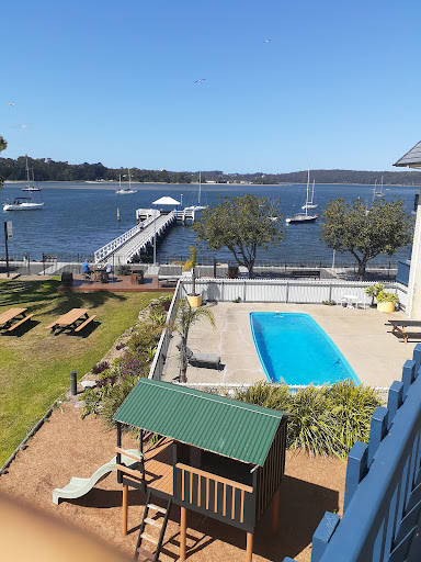 Mariners On The Waterfront Hotel - Thumbnail