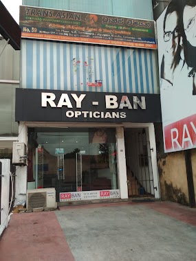 Ray Ban Opticians, Author: Nishnath Thaweesha