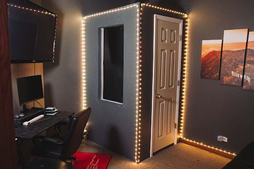 V1 Studios - Visual