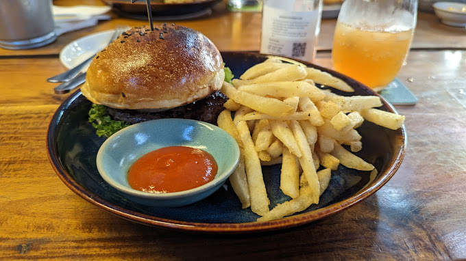 Saigonese Eatery, 129 Trần Hưng Đạo, Phú Quốc, Kiên Giang