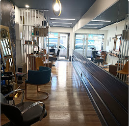 Photo n°1 de La Suite Coiffeur & Barbier à Le Coteau (Salon de coiffure)