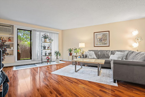 Arthur & Roth Real Estate - Edina Realty - Thumbnail