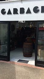 Photo n°2 de GARBAGE Bric à Brac à Bazouges Cré sur Loir (Magasin d'antiquités)