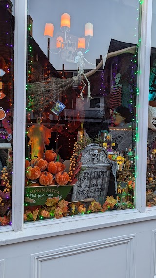 The Halloween Store - Deck The Halls Seasonal Shop