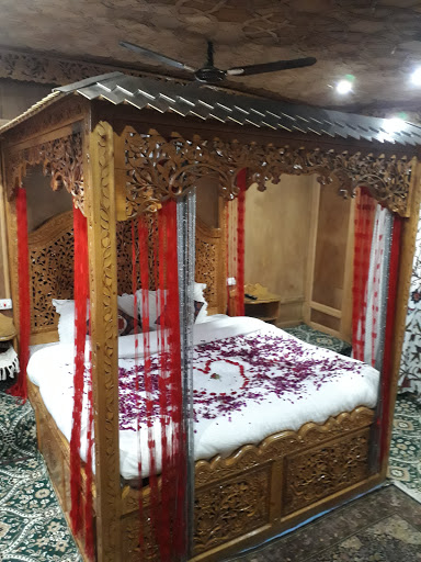 Gallery image 198