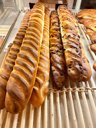 Photo n°3 de Le Fournil de la Colombe à Sainte-Colombe-la-Commanderie (Boulangerie)