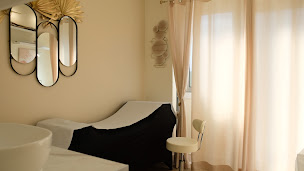 Photo n°16 de Golden Coiffure à Décines-Charpieu (Salon de coiffure)