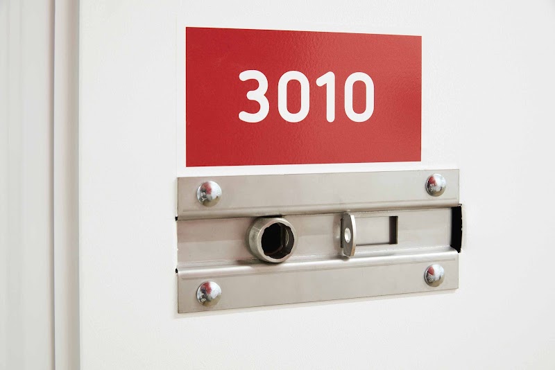 Shurgard Self Storage Cardiff photo 2