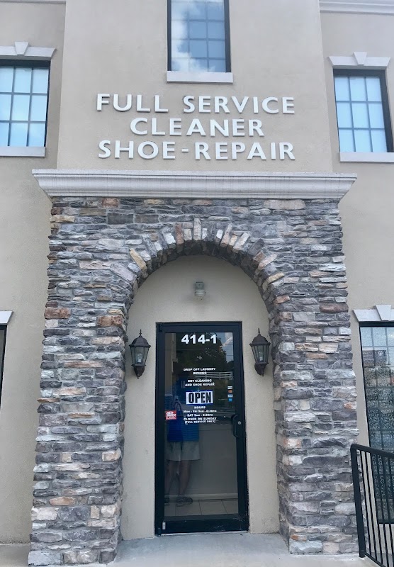 Lucy's Laundry storefront and entrance in Augusta