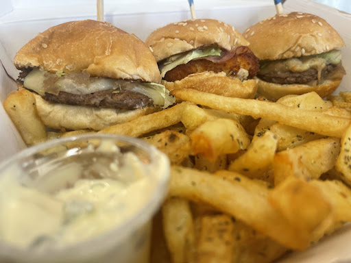 Photo 1 - LES NANAS du Burger GRATENTOUR