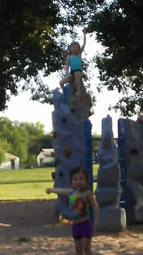Young Park Splash Pad - Thumbnail
