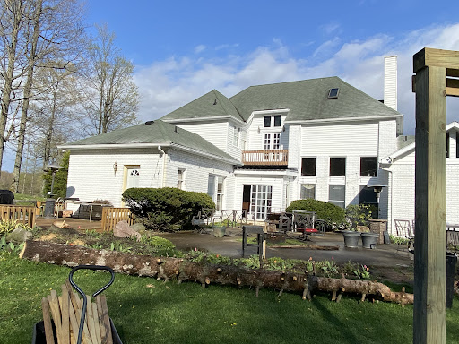 Spruce Hill Inn & Cottages - Thumbnail