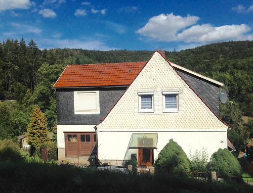 "Kleines Haus am Wald"