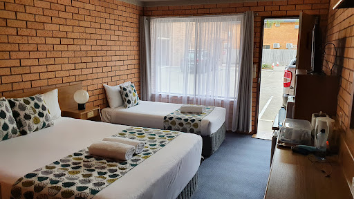 Royal Palms Motor Inn - Thumbnail