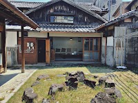 the CUE - hoso back yard house -