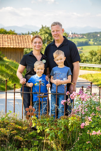 Unser BIO-Ei, Johann und Gitti Riedl - Thumbnail