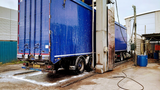 AM AUTO WASH