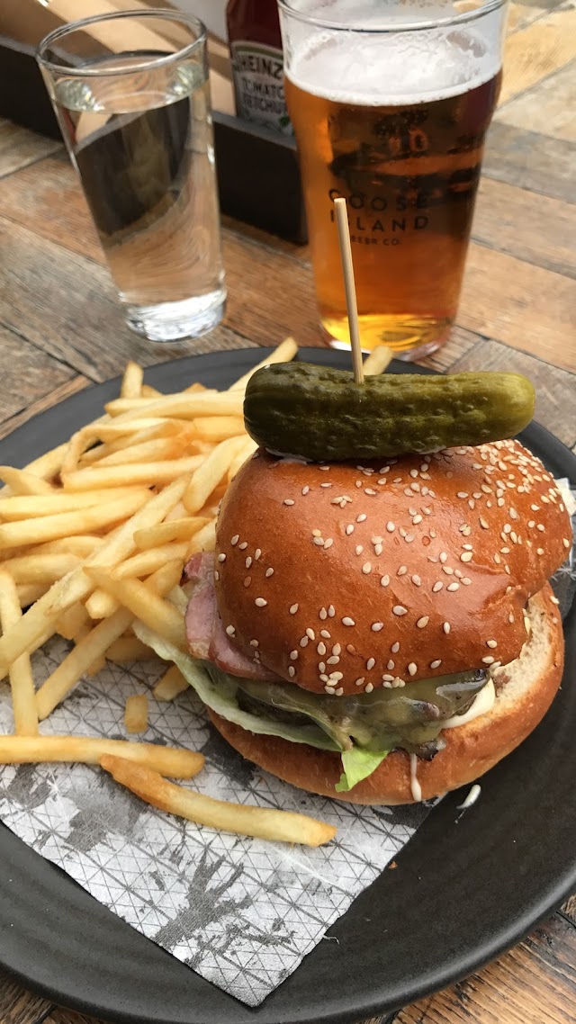 Ludlow Bar & Dining Room