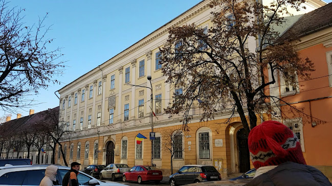 Opinii despre Liceul Teoretic Báthory István în Cluj - Școală