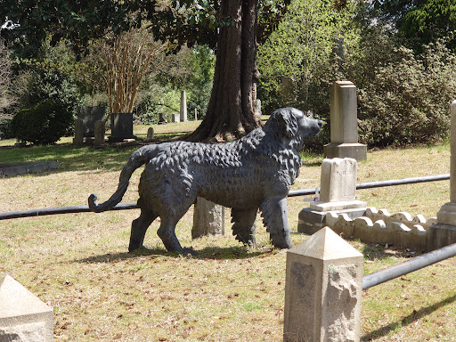Iron Dog - Hollywood Cemetery - Thumbnail