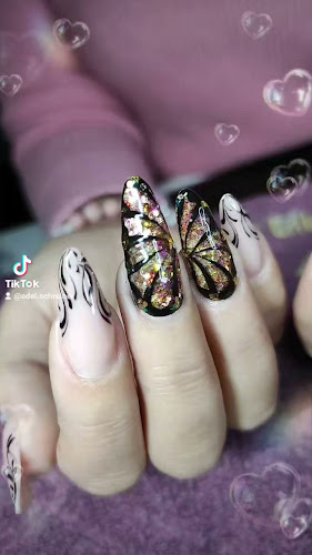 Nyitvatartás: Top Nails and Hair Hatvan