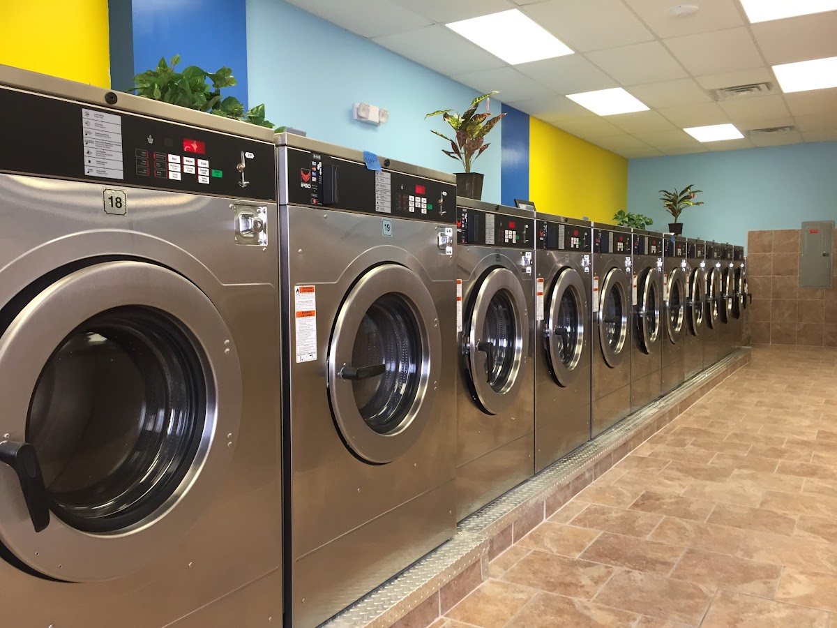 Madison Laundromat facility with washing machines in Paterson