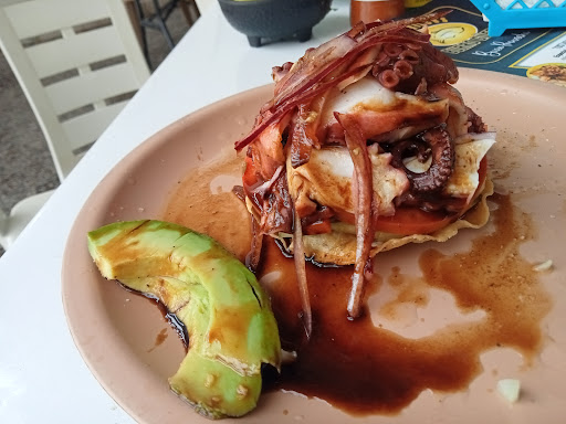 Mariscos El Burro guero