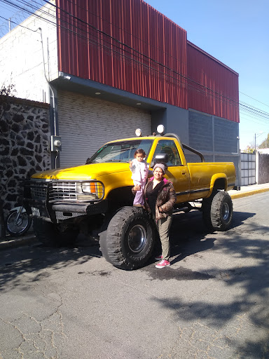 EFFI MUNIZ CUSTOM TRUCKS - Thumbnail