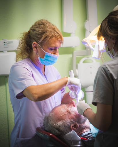 Clínica dental Edmundo Lavigne