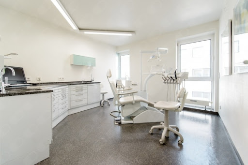 Ines Röpke Logo