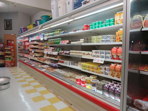 Supermercado La Unión De Todos, Author: Cristina Rivera