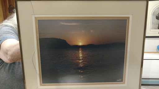 Artistic Framing & Whistle Stop Gallery - Thumbnail