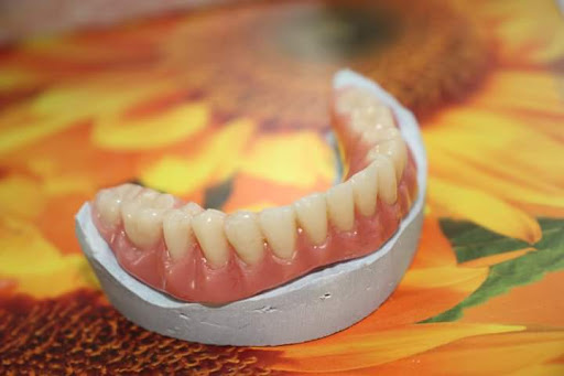 SALVADENT Centro de reparación de prótesis dentales - Thumbnail