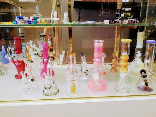 Central Ave Smoke Shop - Thumbnail