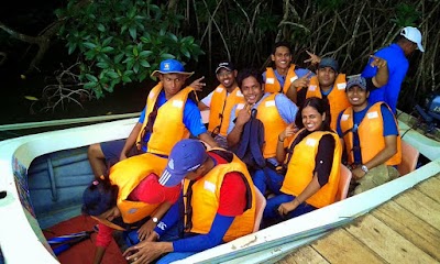 Photos of Madu Queen Boat Safari