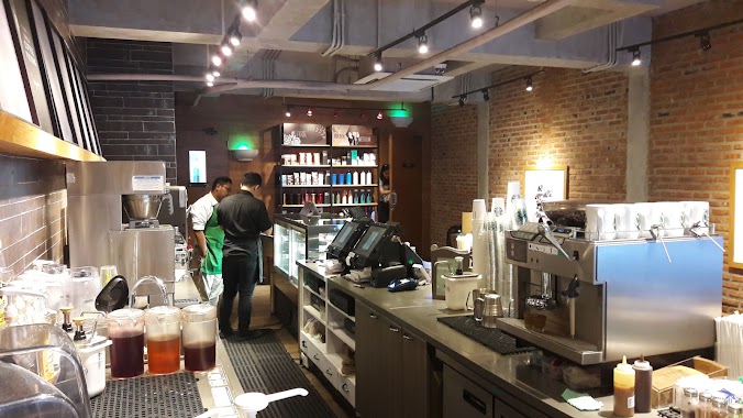 Starbucks Ruko Plaza Pondok Indah, Author: Pinnabar IC