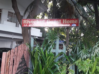 Photos of River Hut