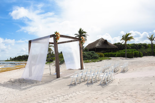 DWD Travel & Destination Weddings - Thumbnail