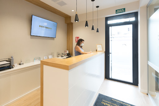 Acedo Dental Clinic & Martin - Thumbnail