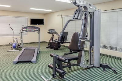 Photos of Baymont Inn & Suites Calhoun