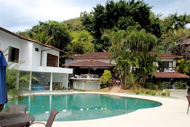 La Casa Amarilla Hotel