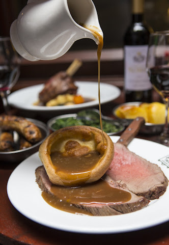 Simpson’s Tavern by null