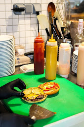 Photo n°1 de Spot Burger Joint à Issy-les-Moulineaux (Restaurant de hamburgers)