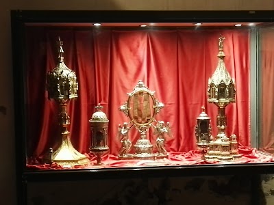 Photos of Basilika Santo Stefano