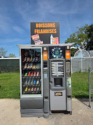 Photo n°3 de Clean Cars Service à Pusignan (Boutique de boissons sans alcool)