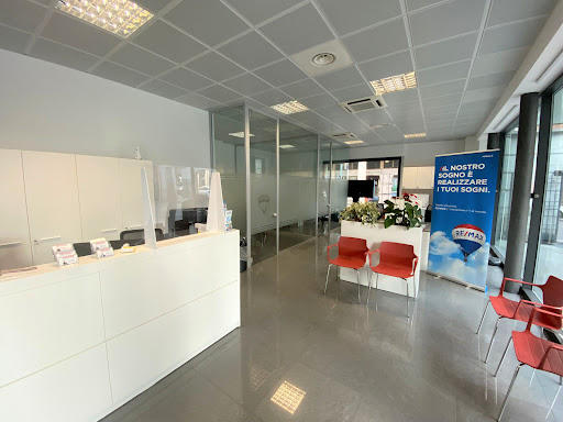 Agenzia immobiliare RE/MAX Gallarate - Centro Professionisti Immobiliari - Thumbnail
