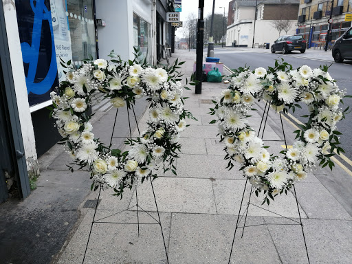 Laurel's Funeral Flowers - Thumbnail