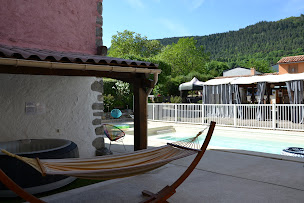 Photo n°10 de Camping La Mare aux Fées à Roquefeuil (Restaurant français)